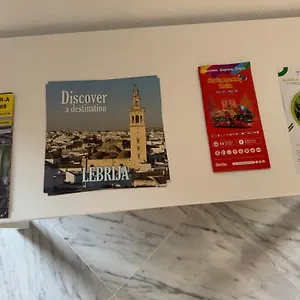 Encanto Urbano: Piso Centrico Totalmente Equipado , Lebrija España